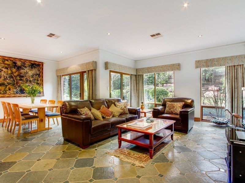 7 Olde Coach Lane, Glen Osmond SA 5064