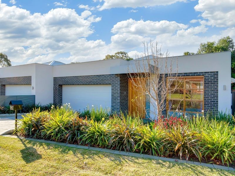 5B Carinya Crescent, Rostrevor SA 5073