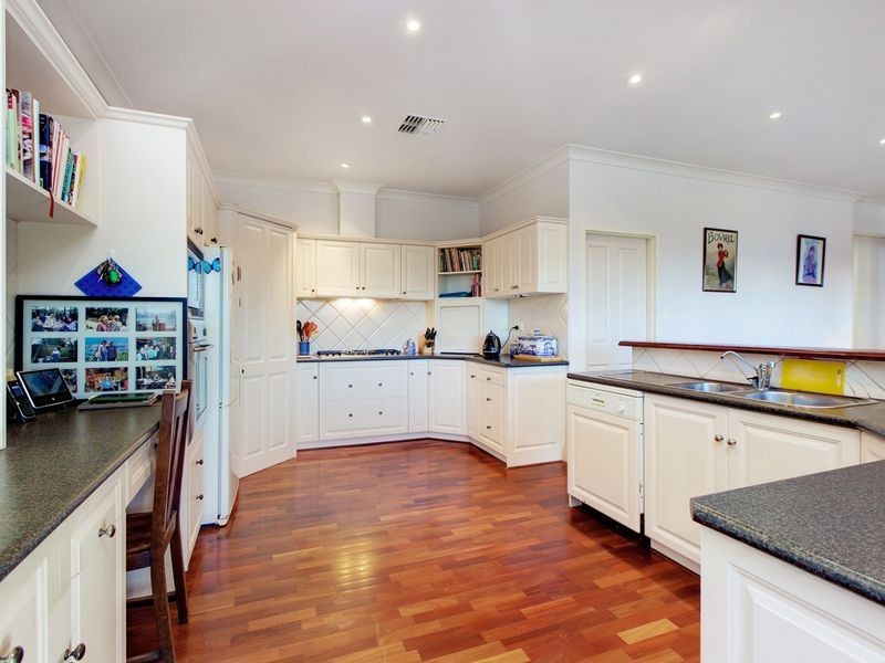 12 Northbrook Avenue, Mitcham SA 5062