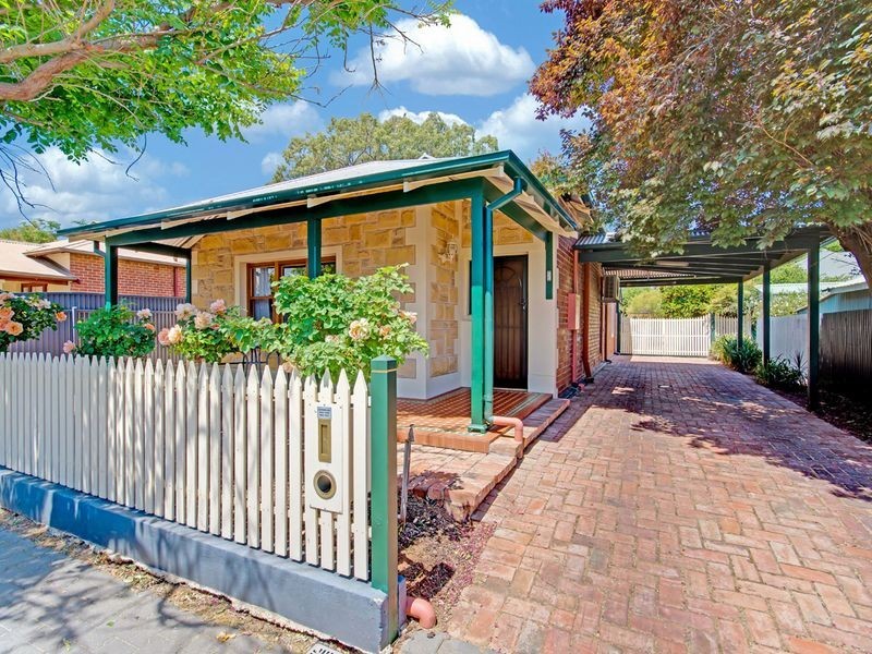 2 Hillview Road, Kingswood SA 5062