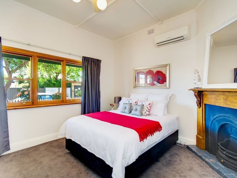 2 Hillview Road, Kingswood SA 5062