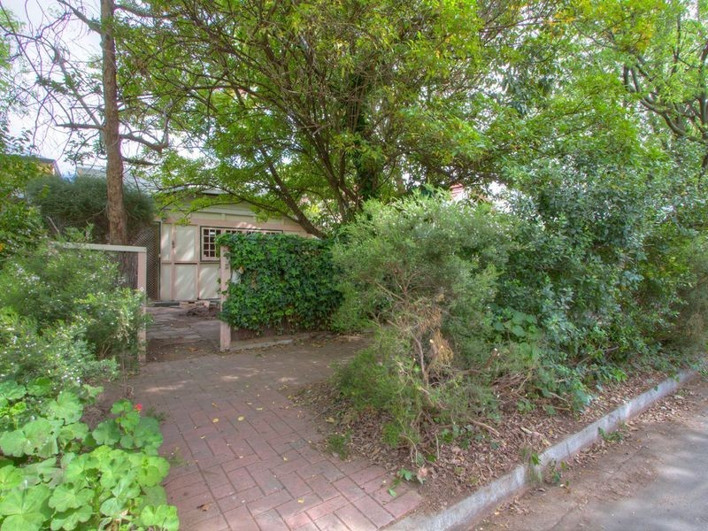 22 Sixth Avenue, St Peters SA 5069