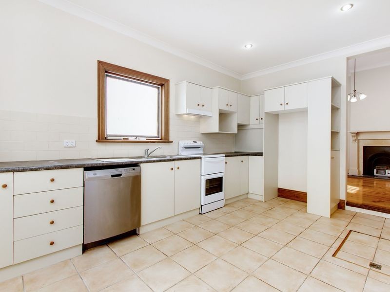 22 Sixth Avenue, St Peters SA 5069