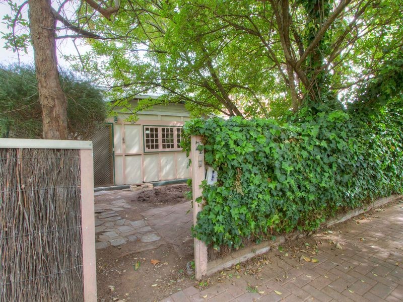 22 Sixth Avenue, St Peters SA 5069