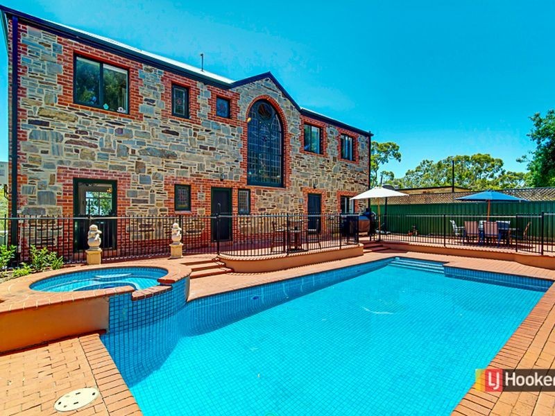 10 Myrtlebank Terrace, Stonyfell SA 5066