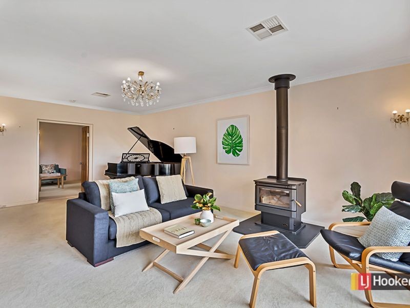 14 Crompton Drive, Wattle Park SA 5066