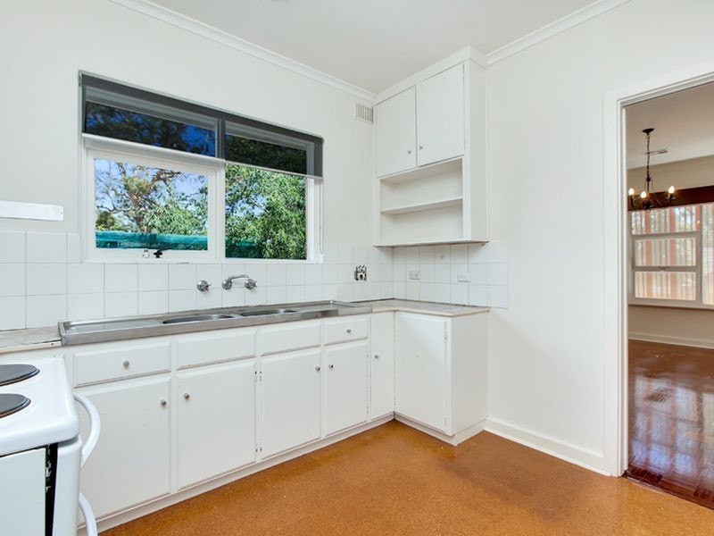 11 Wattle Grove, Belair SA 5052