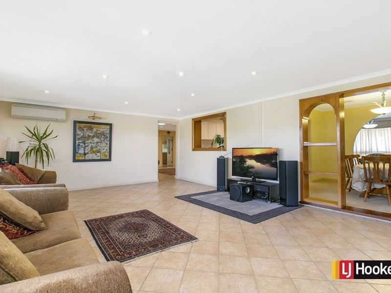33 Lochside Drive, West Lakes SA 5021