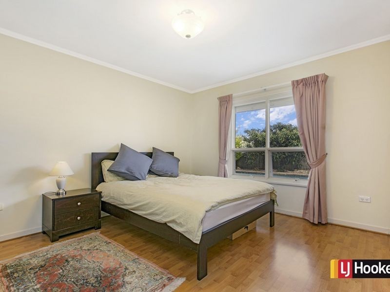 33 Lochside Drive, West Lakes SA 5021