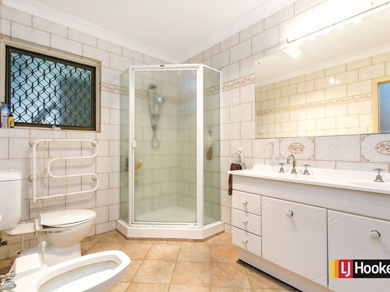 33 Lochside Drive, West Lakes SA 5021