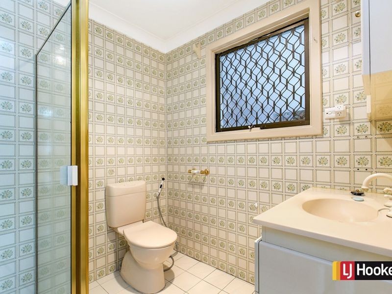 33 Lochside Drive, West Lakes SA 5021