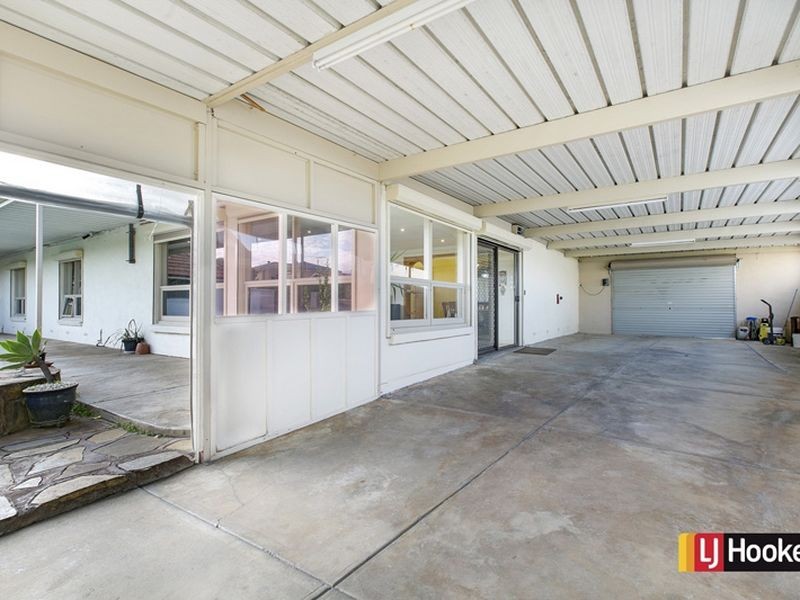 33 Lochside Drive, West Lakes SA 5021