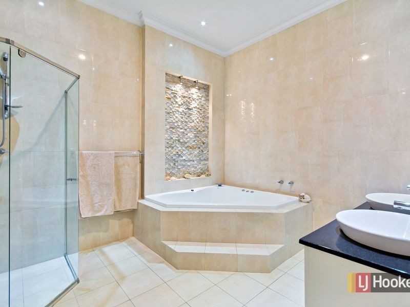 3 Lechfield Crescent, Trinity Gardens SA 5068