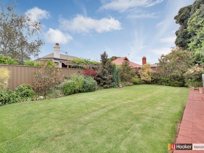 28 North Parade, Kingswood SA 5062