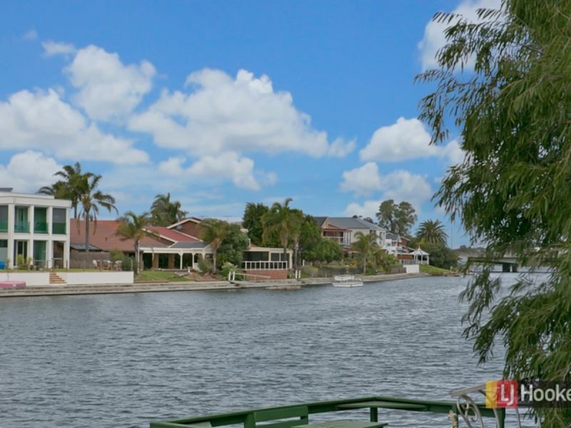 32 Antigua Grove, West Lakes SA 5021