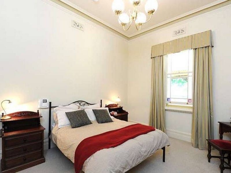 12 Desaumarez St, Kensington Park SA 5068