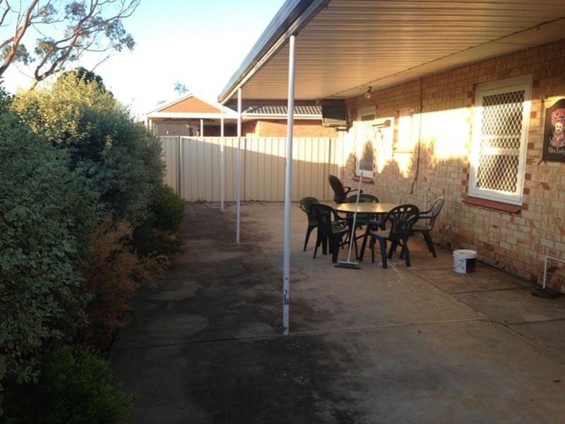 24 Wingfield St, Clovelly Park SA 5042