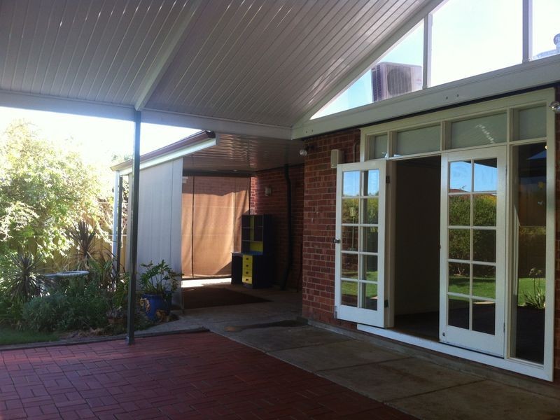 69 Cantebury St-, Trinity Gardens SA 5068