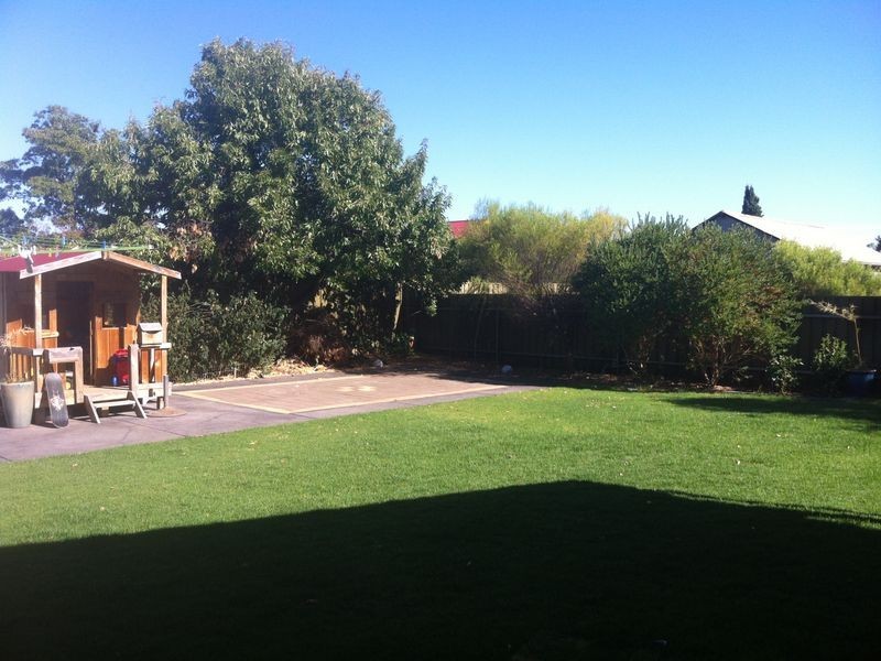 69 Cantebury St-, Trinity Gardens SA 5068