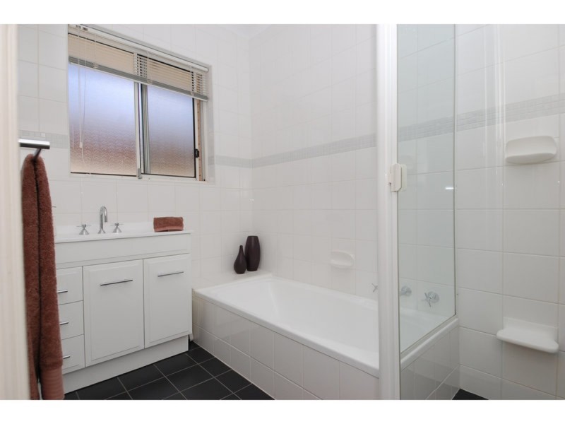 2/15 Peroomba Avenue, Kensington Gardens SA 5068