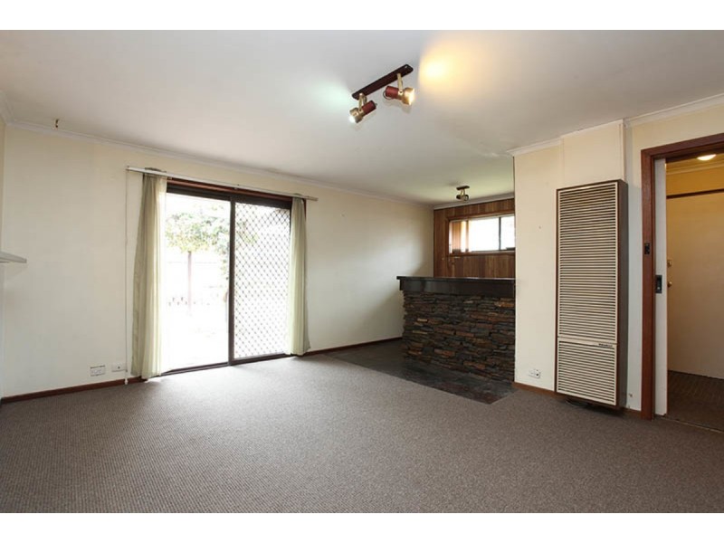 19 Moore Crescent, St Agnes SA 5097