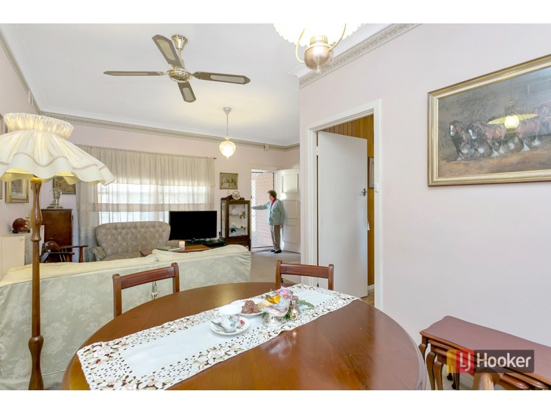 4 Thorne Crescent, Mitchell Park SA 5043
