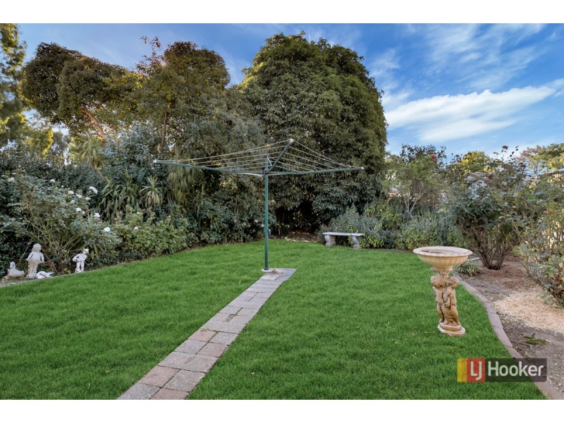 4 Thorne Crescent, Mitchell Park SA 5043