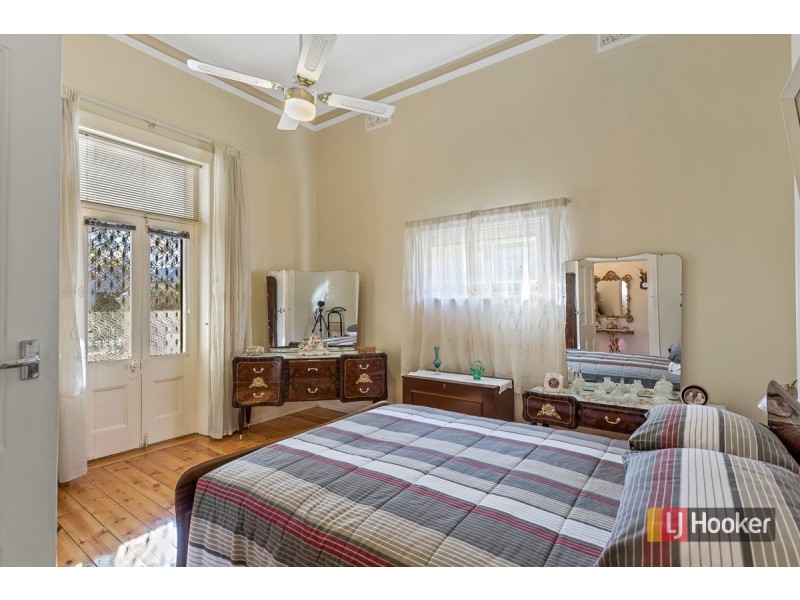 21 Fourth Avenue, St Peters SA 5069