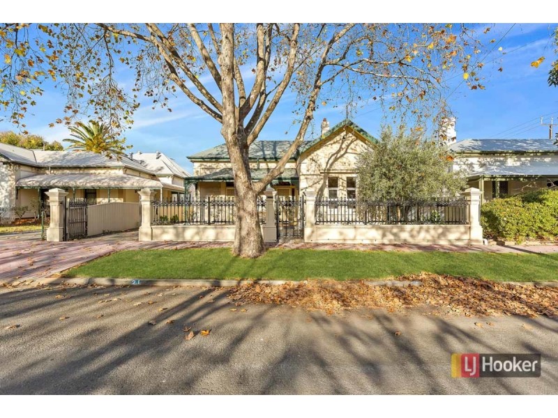 21 Fourth Avenue, St Peters SA 5069