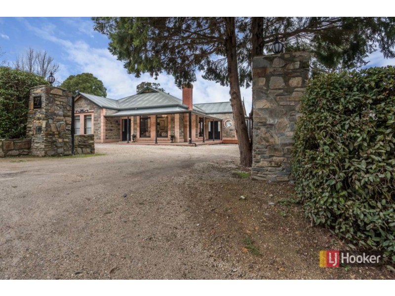 27 Rostrevor Road, Stirling SA 5152