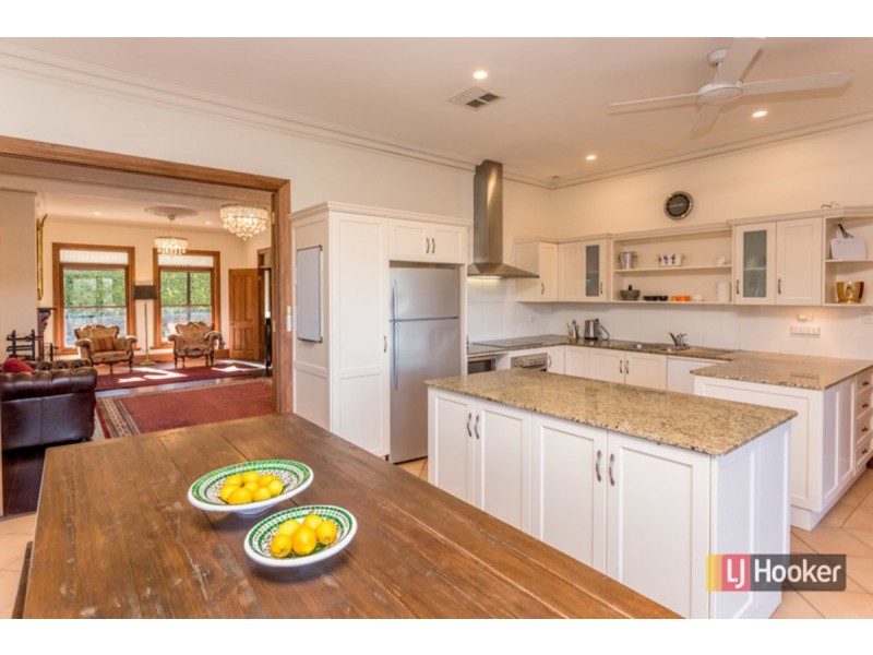 27 Rostrevor Road, Stirling SA 5152