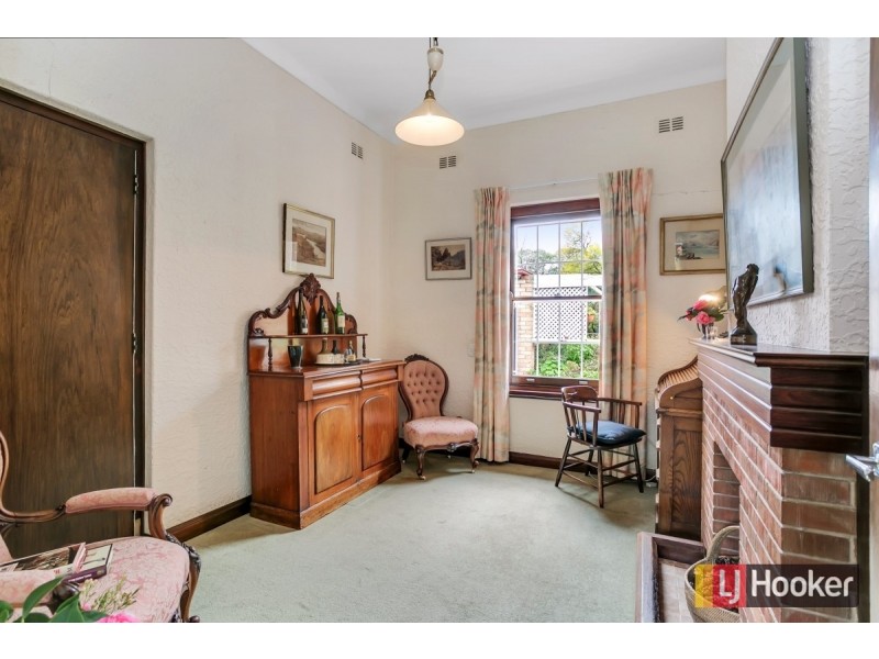 1 Glenrowan Avenue, Myrtle Bank SA 5064