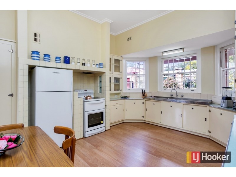 1 Glenrowan Avenue, Myrtle Bank SA 5064