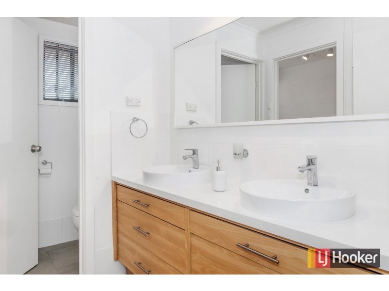 24 Walters Crescent, Aberfoyle Park SA 5159