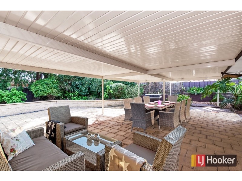 24 Walters Crescent, Aberfoyle Park SA 5159