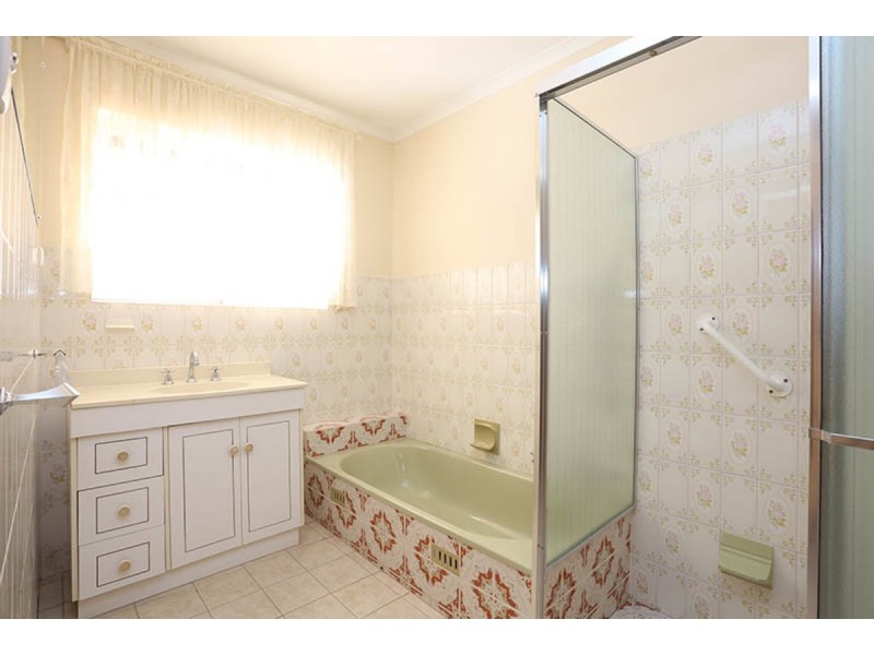9 Elsinore Drive, Paradise SA 5075