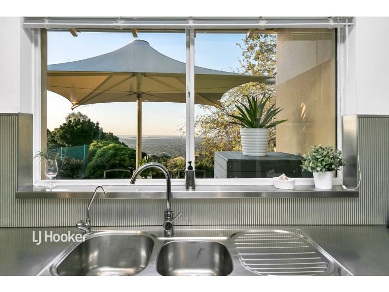 10 St Andrews Avenue, Mount Osmond SA 5064