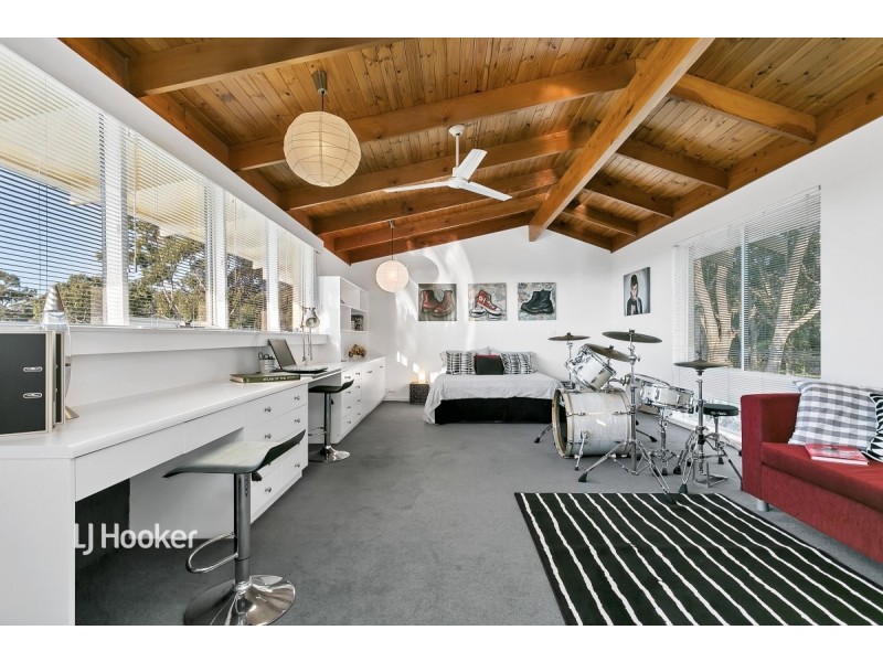 10 St Andrews Avenue, Mount Osmond SA 5064