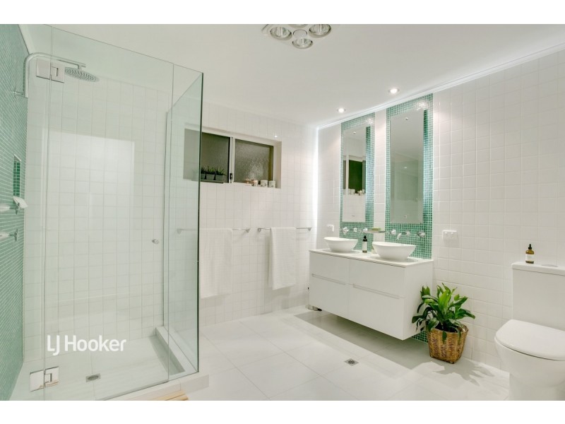 10 St Andrews Avenue, Mount Osmond SA 5064