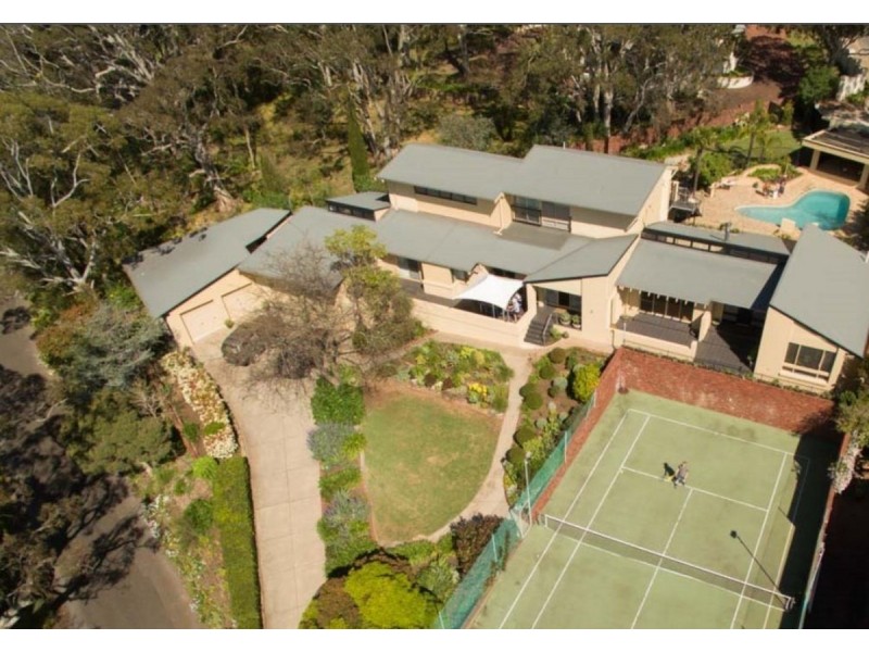 10 St Andrews Avenue, Mount Osmond SA 5064