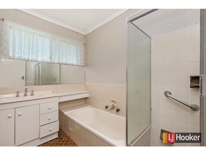 17 Greenwood Drive, St Agnes SA 5097