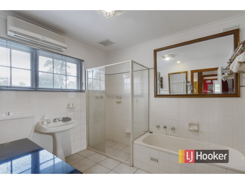 11 Rodger Avenue, Leabrook SA 5068