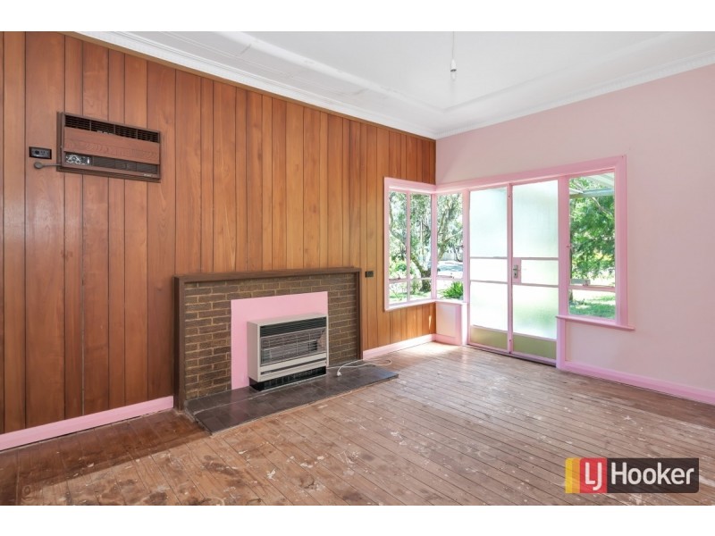 8 Parham Road, Eden Hills SA 5050