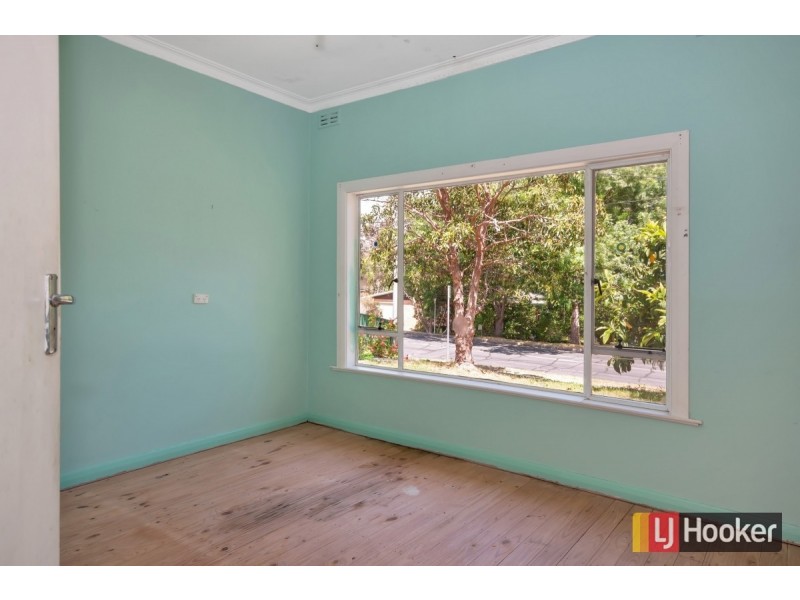 8 Parham Road, Eden Hills SA 5050