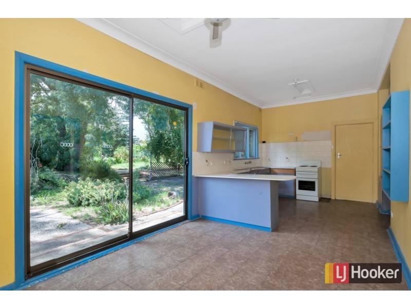 8 Parham Road, Eden Hills SA 5050