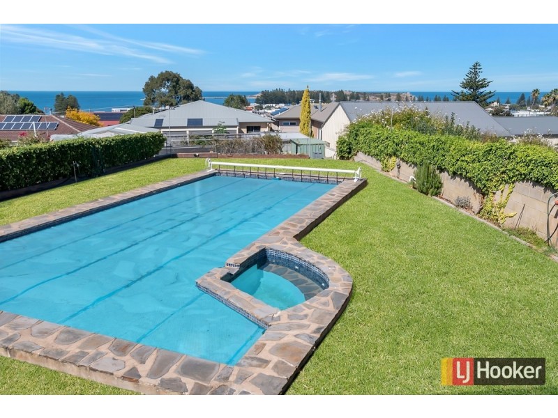 14 Hillview Road, Victor Harbor SA 5211