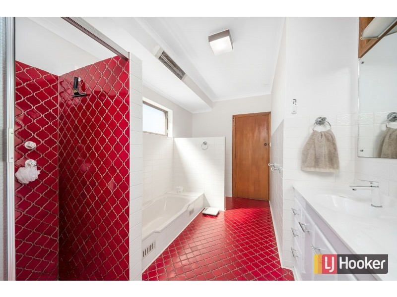 14 Hillview Road, Victor Harbor SA 5211