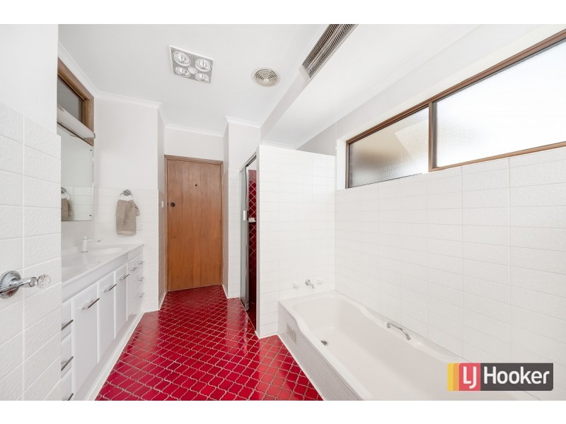 14 Hillview Road, Victor Harbor SA 5211