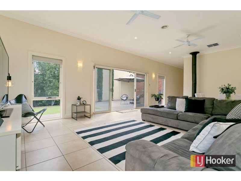 2 Dinwoodie Avenue, Clarence Gardens SA 5039