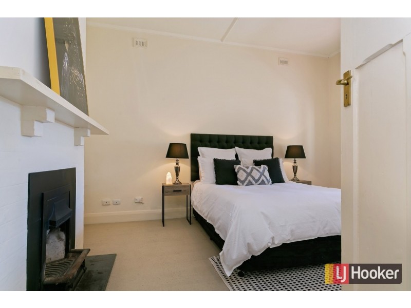 2 Dinwoodie Avenue, Clarence Gardens SA 5039